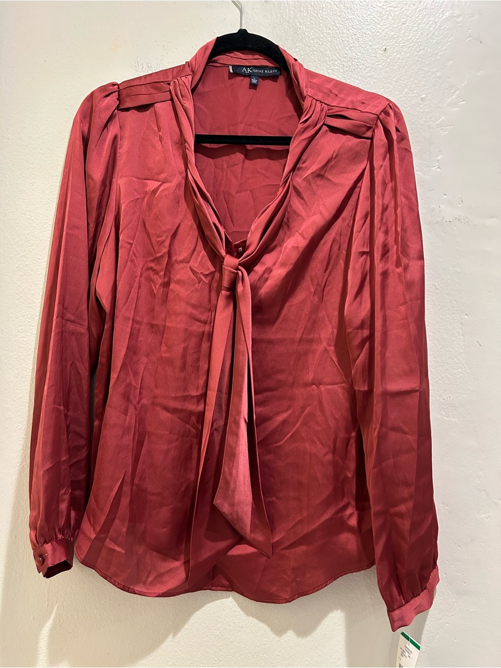Anne Klein Rose-Red Tie-Neck Blouse Size v